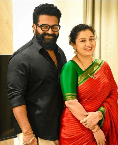 'आप मेरे सौभाग्य की देवी हो...', ऋषभ शेट्टी ने शादी की सालगिरह पर पत्नी प्रगति पर लुटाया प्यार