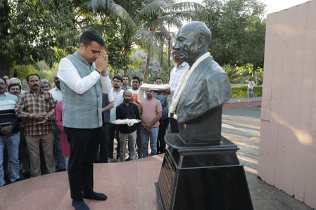 गुजरात: अहमदाबाद कैंप में 195 लोगों को भारतीय नागरिकता दी गई