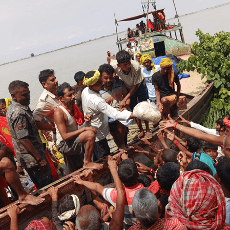 बिहार की प्रमुख नदियां खतरे के निशान से ऊपर, कई जिलों में बाढ़ की स्थिति