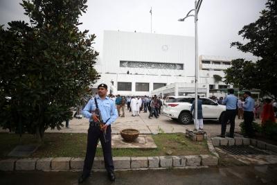 पाकिस्तान: रिपोर्ट में दावा, संसद निर्णय ही नहीं ले पा रही, 'हितों का टकराव' बड़ी वजह