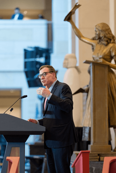 अमेरिकी कांग्रेस सदस्यों ने ईरान में स्कूल पर हमले की जांच की मांग की