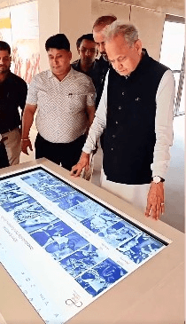 गांधी वाटिका की उपेक्षा पर गहलोत का हमला, बोले- महात्मा गांधी के आदर्शों से डरती है भाजपा