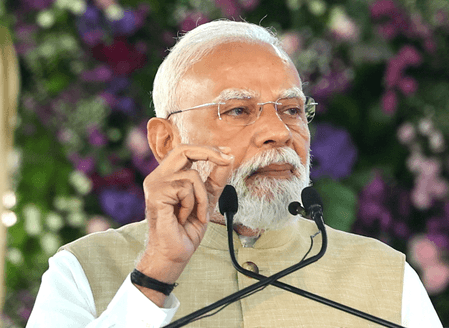 प्रधानमंत्री मोदी और जापान के पीएम इशिबा ने सेंडाई में सेमीकंडक्टर कंपनी का दौरा किया