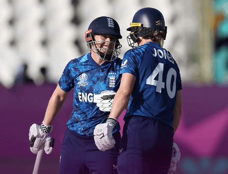 महिला विश्व कप: न्यूजीलैंड के सफर का निराशाजनक अंत, आखिरी मैच में इंग्लैंड ने 8 विकेट से हराया