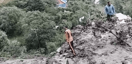 जम्मू-कश्मीर के रामबन में बादल फटने से तीन लोगों की मौत, कई लापता