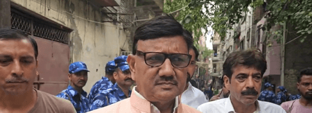 शाहदरा हत्या प्रकरण: परिजनों से मिलने पहुंचे विधायक अनिल गोयल, बोले- बख्शे नहीं जाएंगे आरोपी