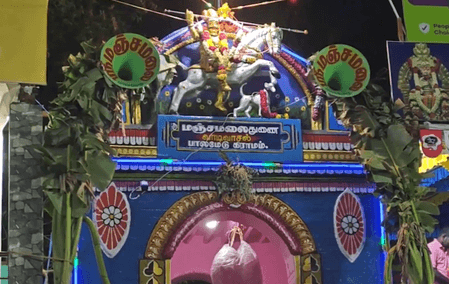 मदुरै: विश्व प्रसिद्ध पालामेडु जल्लीकट्टू का आगाज, अखाड़े में उतरे 1,000 बैल और 600 खिलाड़ी, सुरक्षा के कड़े इंतजाम