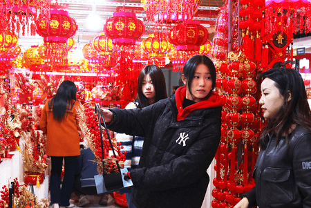 यिवू की स्प्रिंग फेस्टिवल रोशनी: जहां त्योहार चीनी अर्थव्यवस्था की धड़कन है