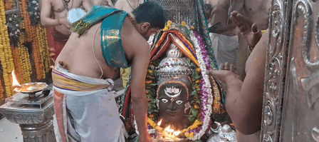 महाकाल मंदिर में मंगलवार को उमड़ा भक्तों का सैलाब, भांग श्रृंगार ने मोहा मन