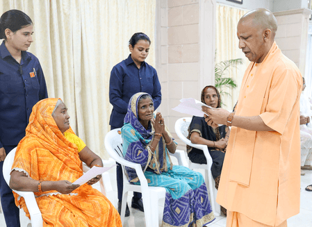 हर चेहरे पर खुशी और संतुष्टि ही सरकार की प्राथमिकता : सीएम योगी