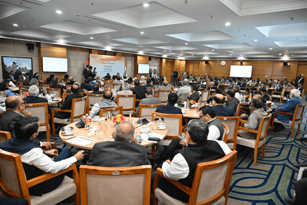 नए बाजारों में पैठ बनाने और अधिक प्रतिस्पर्धी बनने के प्रयासों को तेज करें: पीयूष गोयल