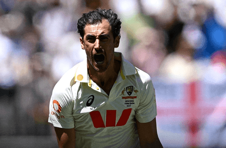 एशेज : टेस्ट करियर में 'बेस्ट' प्रदर्शन, पर्थ में इतिहास रच गए मिचेल स्टार्क