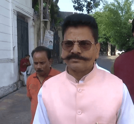 प्रतीक यादव के अंतिम दर्शन के लिए पहुंच रहे नेता, विक्रमादित्य मार्ग स्थित आवास पर रखा गया पार्थिव शरीर
