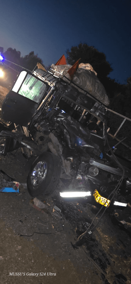 कर्नाटक: तुमकुरु में क्रूजर गाड़ी और ट्रक में टक्कर, चार की मौत, सात घायल