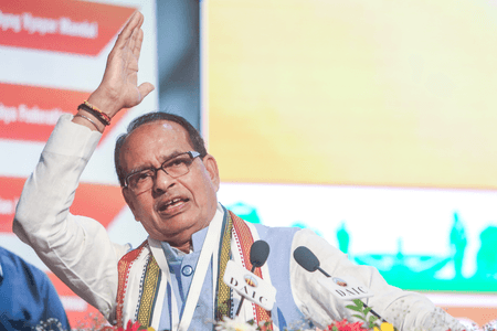 शिवराज सिंह ने सोयाबीन की फसल खराब होने की शिकायत पर अधिकारियों को सर्वे का दिया निर्देश