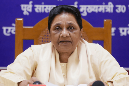 ग्वालियर हाईकोर्ट में अंबेडकर मूर्ति विवाद में कूदी मायावती, बोलीं राज्यपाल, कोर्ट और सीएम मूर्ति कराए स्थापित