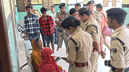 मोतिहारी शराब त्रासदी के बाद बेतिया में कार्रवाई तेज, बड़े पैमाने पर छापेमारी और गिरफ्तारियां