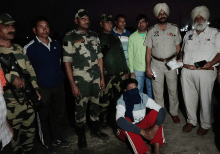 तरनतारन में बीएसएफ की बड़ी कामयाबी, ड्रोन से गिराए गए पिस्तौल बरामद, एक तस्कर गिरफ्तार