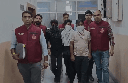 दिल्ली पुलिस ने पकड़ी 16.24 किलो अफीम की खेप, बेरोजगारों को ड्रग सिंडिकेट में शामिल करता था गैंग