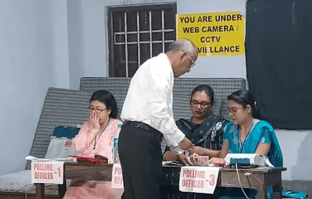 पश्चिम बंगाल में पहले चरण का मतदान जारी, गौतम देब बोले- हमने बैलेट से जुड़ी समस्याओं का किया है विरोध