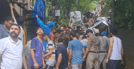 मंडी में फिर मची तबाही: फ्लैश फ्लड से दो लोगों की मौत, कई वाहन क्षतिग्रस्त