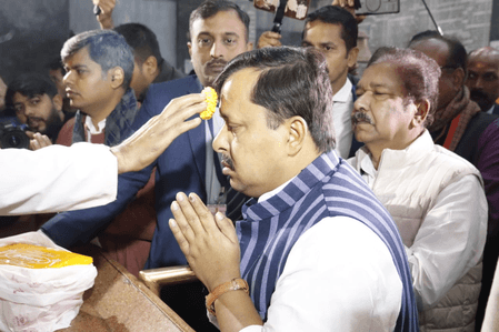 भाजपा के नवनियुक्त राष्ट्रीय कार्यकारी अध्यक्ष नितिन नबीन पहुंचे महावीर मंदिर