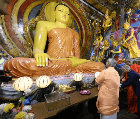 उपराष्ट्रपति ने कोलंबो में की पूजा-अर्चना, भारत-श्रीलंका संबंधों की नई मजबूती के लिए अहम समझौतों पर बनी सहमति