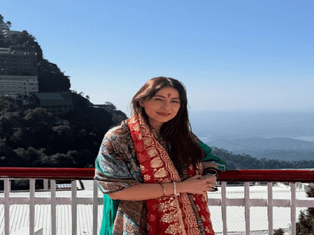 फिल्मफेयर में नॉमिनेशन के बाद माता वैष्णो देवी के दरबार पहुंचीं भावना पांडे, शेयर की प्यारी फोटोज