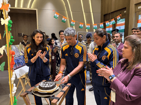 विश्व चैंपियन भारतीय टीम का छत्रपति शिवाजी महाराज अंतर्राष्ट्रीय हवाई अड्डे पर हुआ स्वागत