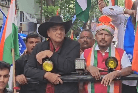 ‘भारत जिंदाबाद यात्रा' में शामिल हुए मुकेश खन्ना, ‘ऑपरेशन सिंदूर’ पर सवाल उठाने वालों पर भड़के