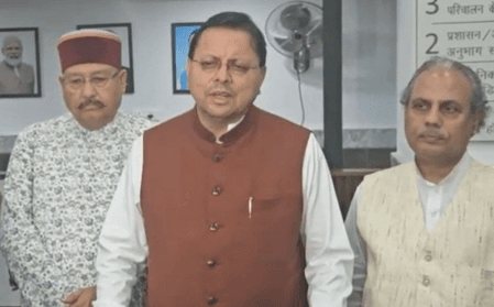 उत्तराखंड : सीएम धामी पहुंचे आपदा परिचालन केंद्र, अधिकारियों संग बैठक में दिए राहत के सख्त निर्देश