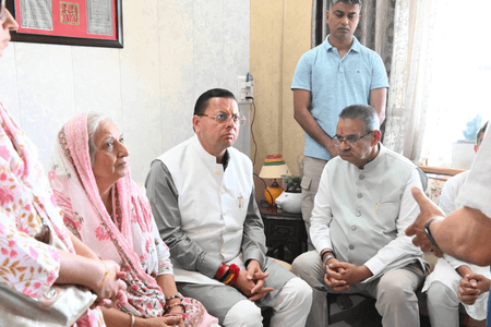 देहरादून में सेवानिवृत्त ब्रिगेडियर को श्रद्धांजलि देने पहुंचे सीएम धामी, कहा-दोषियों को बख्शा नहीं जाएगा