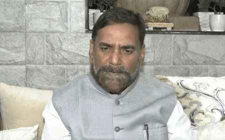 हेमंत सोरेन के सरकारी आवास पर राजीव रंजन प्रसाद बोले, केजरीवाल की राह पर झारखंड सीएम