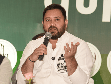 तेजस्वी यादव ने किया संवाद, बोले- 'हर घर की सरकार में भागीदारी होगी'