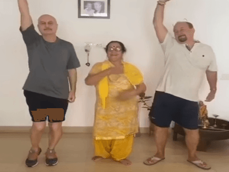 अनुपम खेर और राजू खेर का रिश्ता क्यों है मजबूत, वीडियो शेयर कर बताया राज