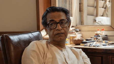 विश्व पटल पर भारतीय सिनेमा को सत्यजित राय ने दिलाई थी पहचान, अपनी फिल्मों में आम लोगों को करते थे कास्ट