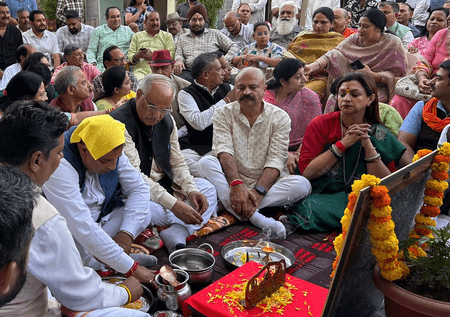 जम्मू-कश्मीर में भाजपा नेताओं ने खास तौर से मनाई दीपावली, पार्टी मुख्यालय में रखा गया समारोह