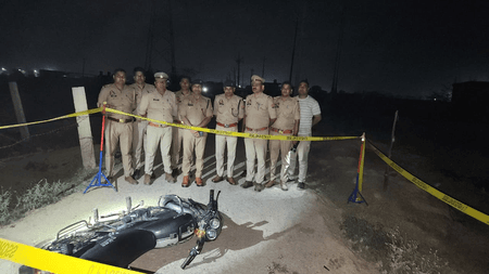 फिरोजाबाद में मुठभेड़ के बाद शातिर मोबाइल लुटेरा गिरफ्तार, पैर में लगी गोली