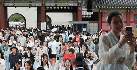 दक्षिण कोरिया में विदेशी सैलानियों को जल्द मिलेगी बड़ी सुविधा, कार्ड से होगा सार्वजनिक परिवहन का भुगतान