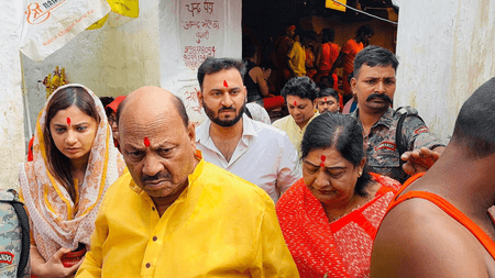 चुनाव आयोग ने दोहरी वोटर आईडी मामले में सांसद वीणा देवी और एमएलसी दिनेश प्रसाद सिंह को नोटिस भेजा