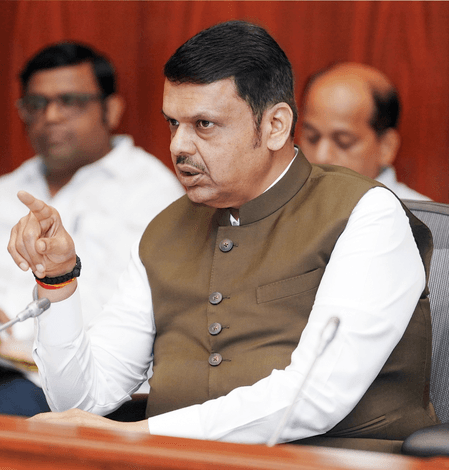 महाराष्ट्र के मुख्यमंत्री फडणवीस का बड़ा फैसला, मंत्रियों और अधिकारियों के विदेश दौरे किए रद्द