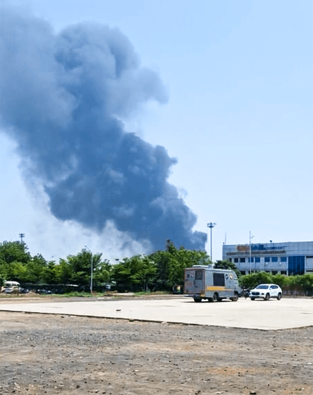 अहमदाबाद विमान हादसा : कैप्टन सुमित सभरवाल उड़ा रहे थे प्लेन, 10 केबिन क्रू भी शामिल