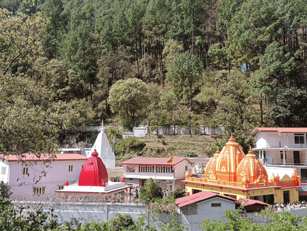 कैंचीधाम मंदिर ट्रस्ट द्वारा मुख्यमंत्री आपदा राहत कोष में प्रदान की गई 2.5 करोड़ की धन राशि