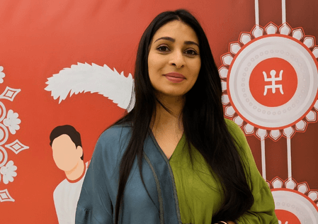 दुर्गा पूजा से पहले तनीषा मुखर्जी ने दिवंगत चाचा देब मुखर्जी को किया याद, भावुक हुईं अभिनेत्री