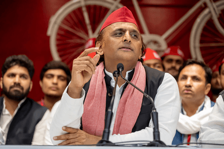 सोने के भाव बढ़ने को लेकर अखिलेश का सरकार पर निशाना, बोले- सोने-चांदी की दुकानों में बढ़ रही वारदात