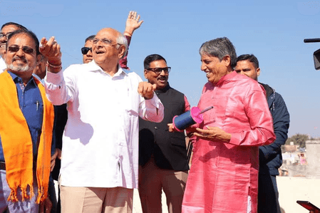 सीएम भूपेंद्र पटेल अहमदाबाद में मकर संक्रांति पर्व के उत्सव में हुए शामिल