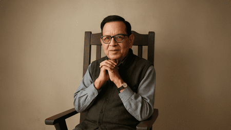 साहित्य के 'नारायण' : 'अंतिम ऊंचाई' से 'अबकी बार लौटने' का वादा करने वाले कुंवर