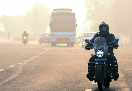 दिल्ली-एनसीआर में शीतलहर का प्रकोप, न्यूनतम पारा 3–4 डिग्री तक लुढ़का, एक्यूआई अब भी लाल निशान में