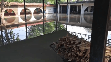 दिल्ली : गीता कॉलोनी श्मशान घाट में घुसा यमुना का पानी, अंतिम संस्कार हो रहा प्रभावित