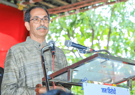 राज्य में भ्रष्टाचार भी 'स्मार्ट' : सीएम देवेंद्र फडणवीस की 'स्मार्ट विलेज' योजना पर शिवसेना-यूबीटी ने उठाए सवाल